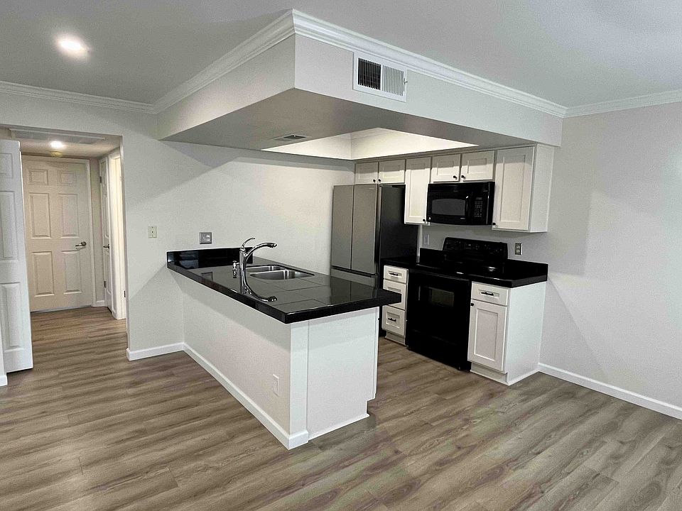 Open Kitchen