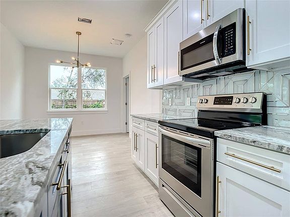 4th image of 1682 Keeling Dr