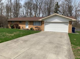 28502 Douglas Dr, North Olmsted, OH