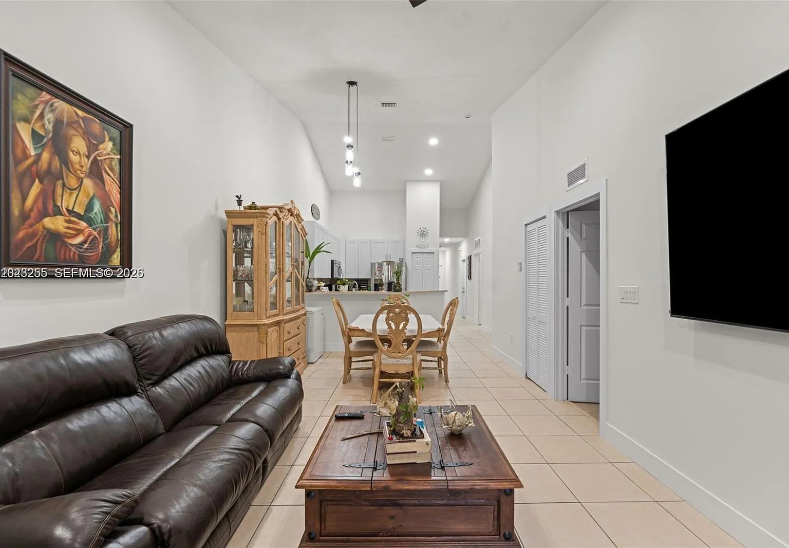 3 bed, 1258 sqft, $2,500 — Photo 4