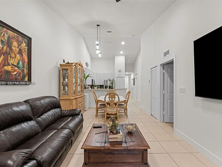 3220 NE 11th Dr #1 — Photo 4