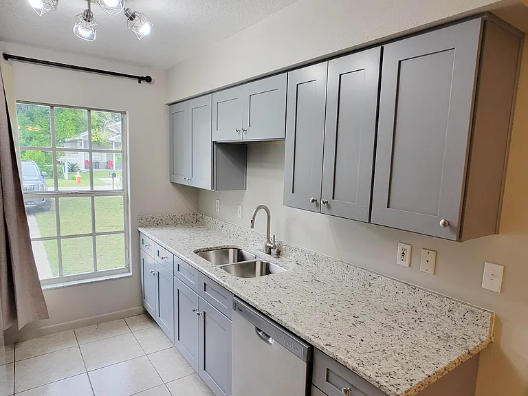 8411 N Greenwood Ave — Photo 15