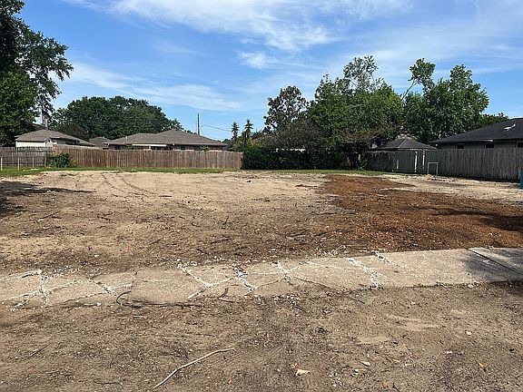 4th image of 1339 Rose Garden Dr
