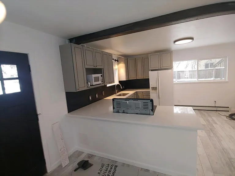 204 E Emma St — Photo 4