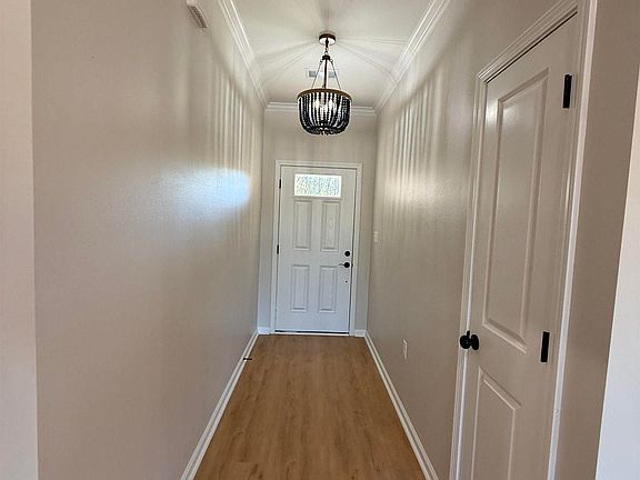 4th image of 503 Madeleine Cir
