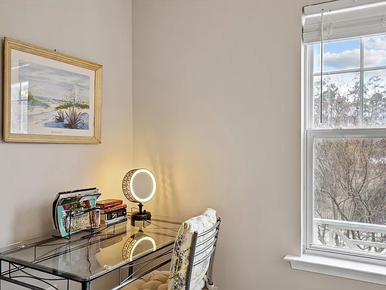104 Linden Park Ln — Photo 3