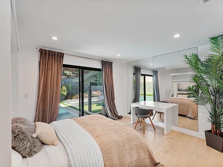 344 Arno Way — Photo 34