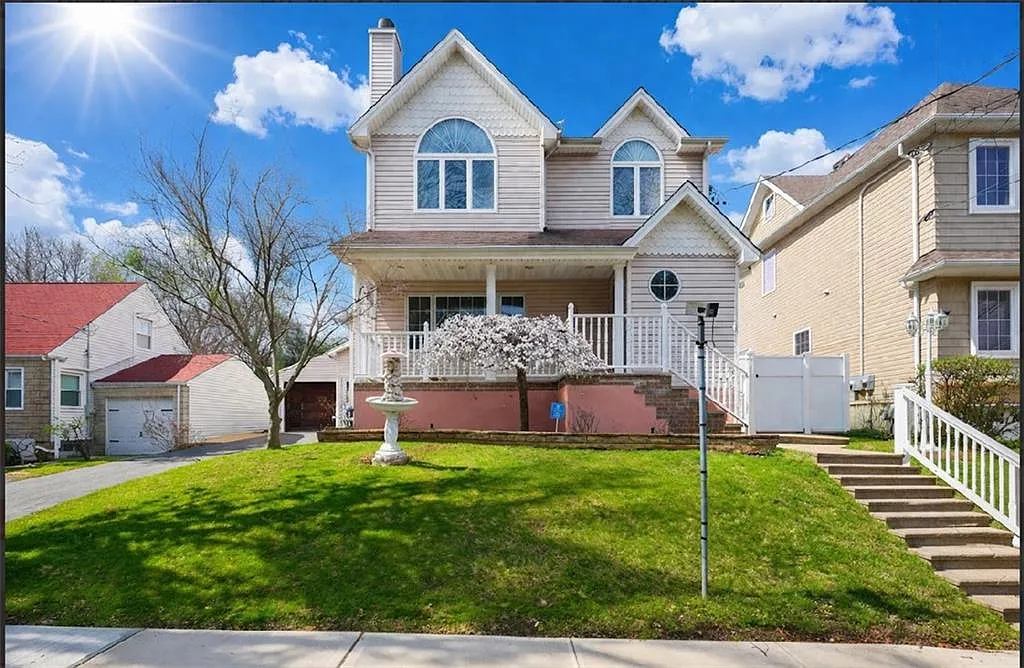 91 Allison Ave photo 1