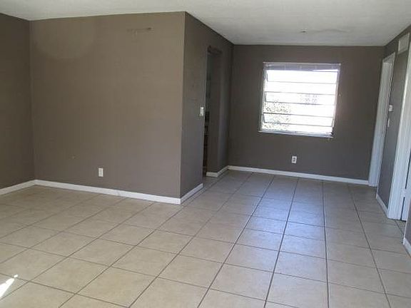 4th image of 221 Se 3rd Ave #7B