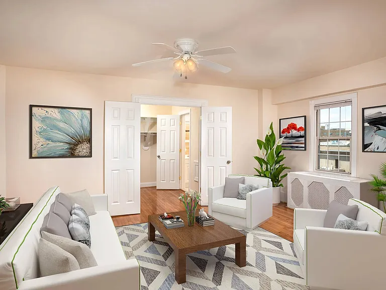 Miramar Apartments — Photo 6