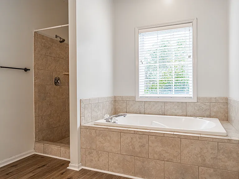 1110 Devonshire Trl — Photo 13