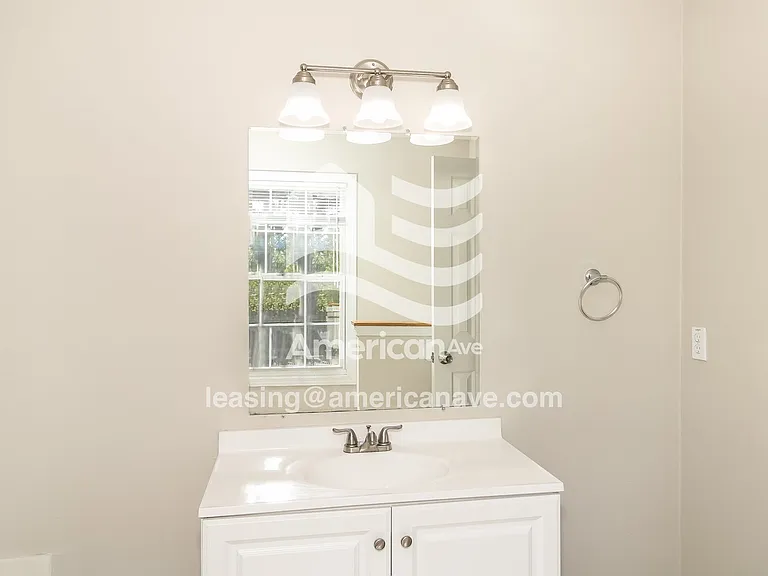 263926_008_wm_-_main_bathroom_12980880.jpg