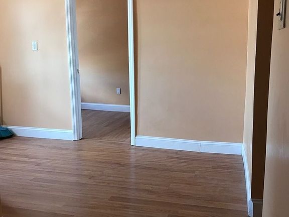 2nd image of 648 Grand St APT 5D