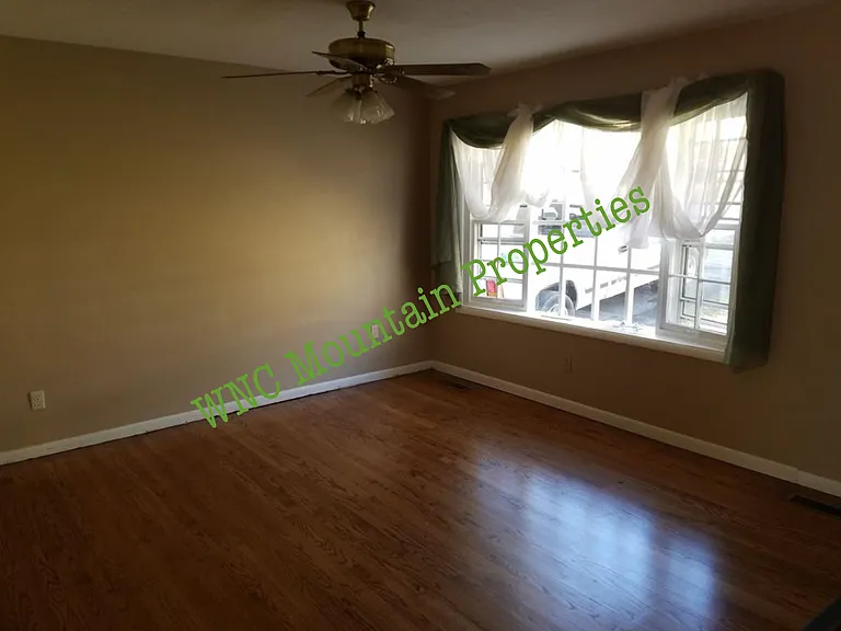 374 Royal Pines Dr — Photo 13