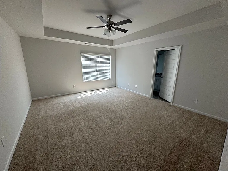 430 Whitby St — Photo 20