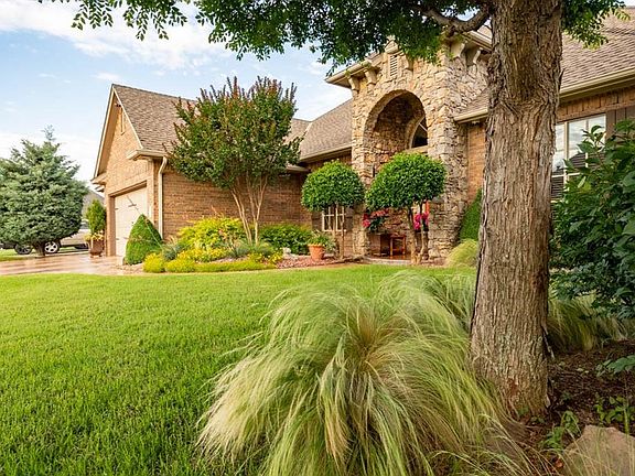 3rd image of 3117 White Cedar Dr