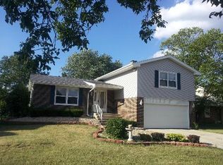 719 Tennyson Dr, Wheaton, IL 60189