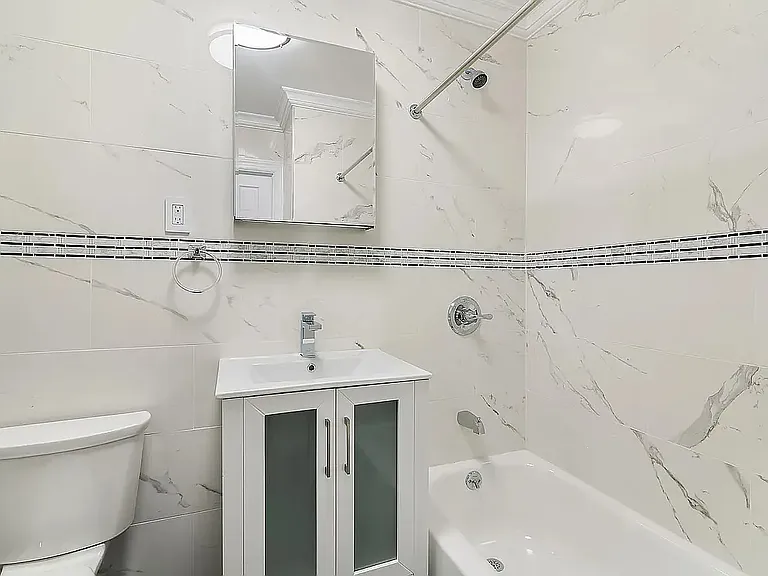 64 Delancey St #4 — Photo 8