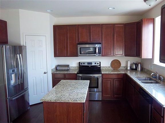 3rd image of 4533 Cherry Blossom Dr