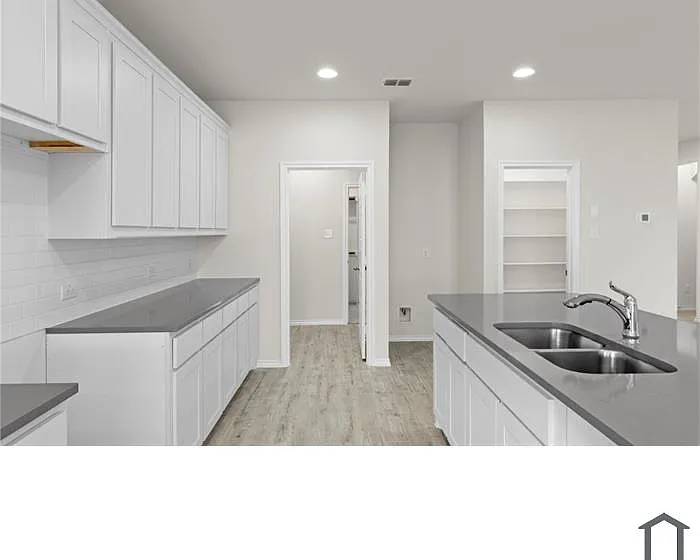 4 bed, 2447 sqft, $3,550 — Photo 3