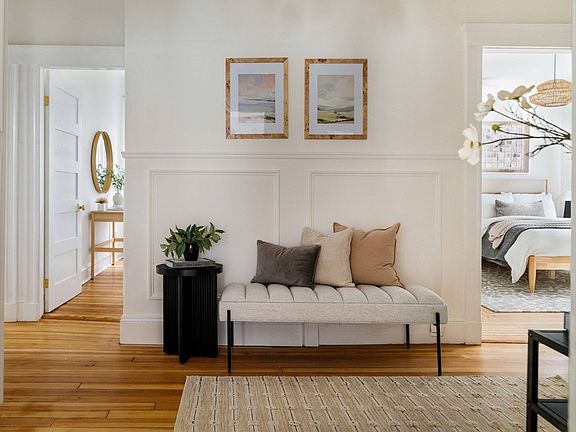 3rd image of 7 Farragut Ave #1