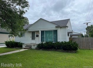 29765 Rosslyn Ave, Garden City, MI 48135
