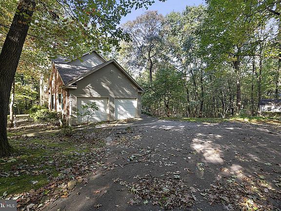 3rd image of 120 Lakewood Dr