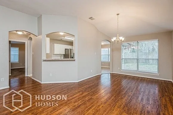 4 bed, 2.0 bath, 1641 sqft, $1,699 — Photo 4
