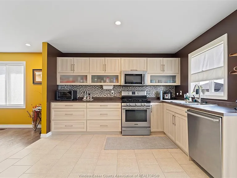 398 Poplar Dr — Photo 16