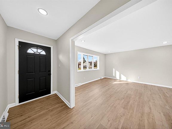 4th image of 24 Vansant Rd