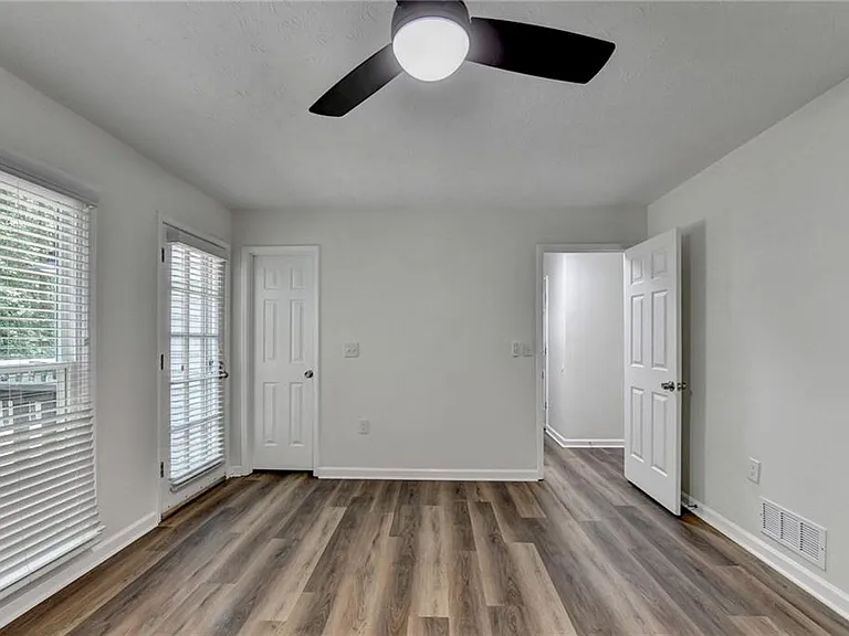 1530 Plunketts Rd — Photo 34