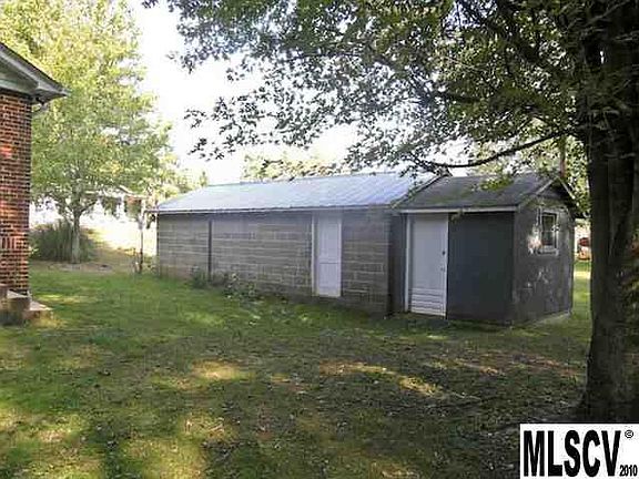 3rd image of 207 Westbrook St