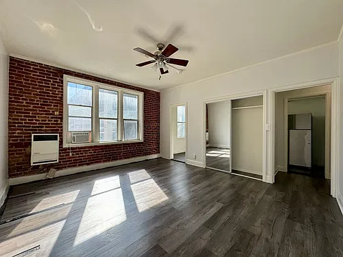 Floor plan 214