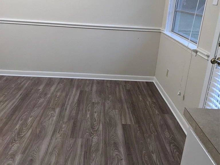 5904 Burlington Ct — Photo 8