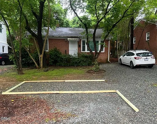 112 Isley St Photo 1