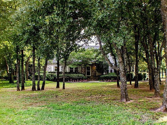 5th image of 1451 Rolling Acres Dr