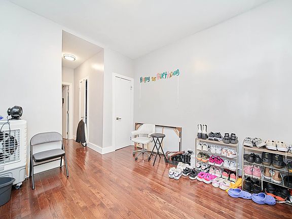 3rd image of 1707 Amsterdam Ave #24