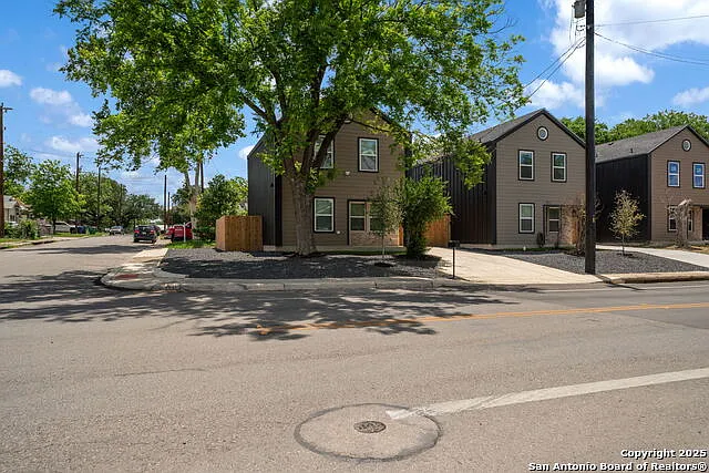 1104 S Gevers St — Photo 25