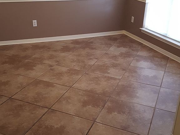 5th image of 608 Paintbrush Dr