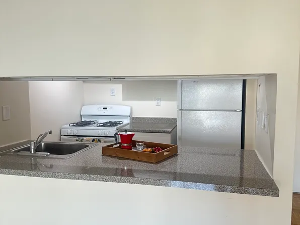 1 Irving Place image 4 of 14