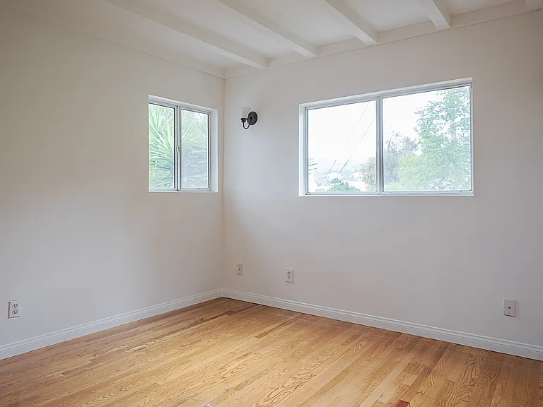 4018 Clayton Ave — Photo 10