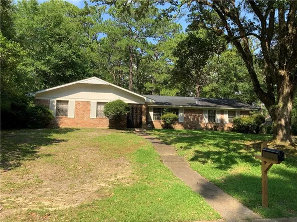 1004 Chalet Dr W, Mobile, AL 36608