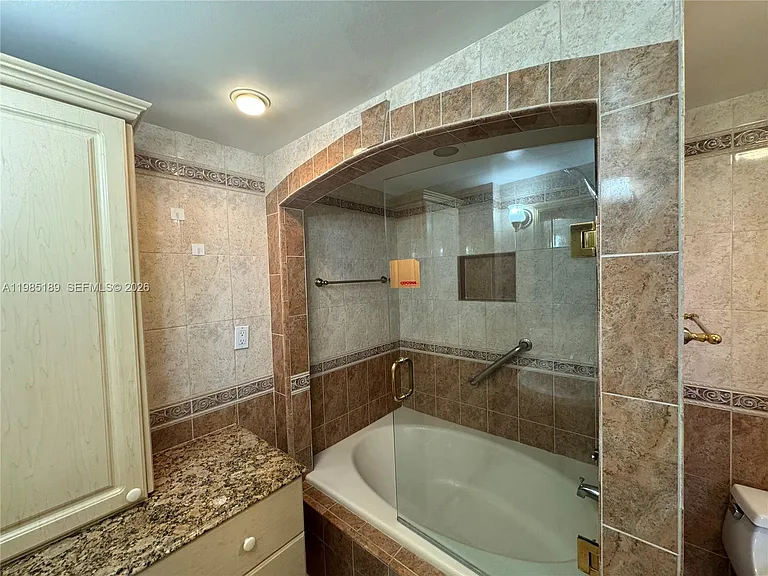 2555 Collins Ave #2002 — Photo 27