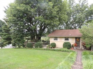 203 Fairford Ln, Blountville, TN 37617