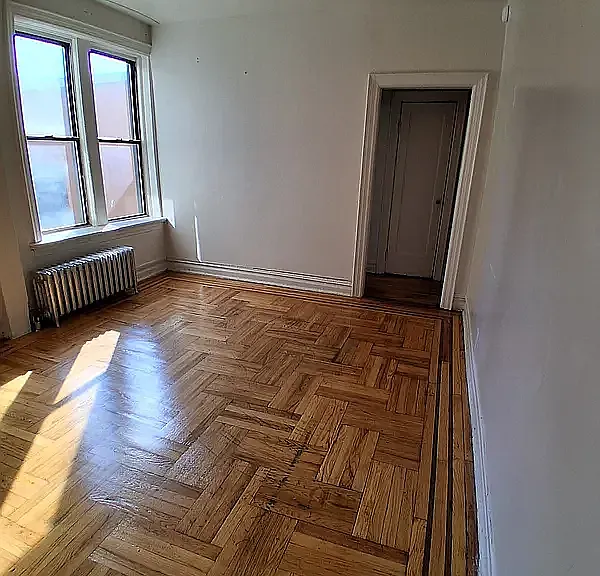 438 52nd St #C3 — Photo 2