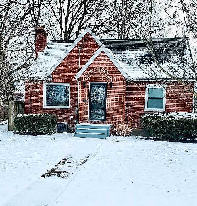1st image of 460 E Baird Ave