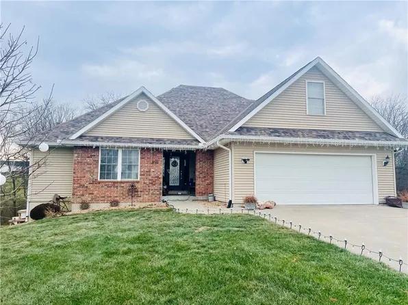 810 Arrowhead Cir, Maryville, MO 64468