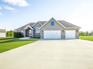 7054 37th St N, Moorhead, MN