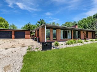 6801 Meredith Dr, Urbandale, IA 50322