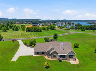 123 Volunteer Blvd, Vonore, TN 37885